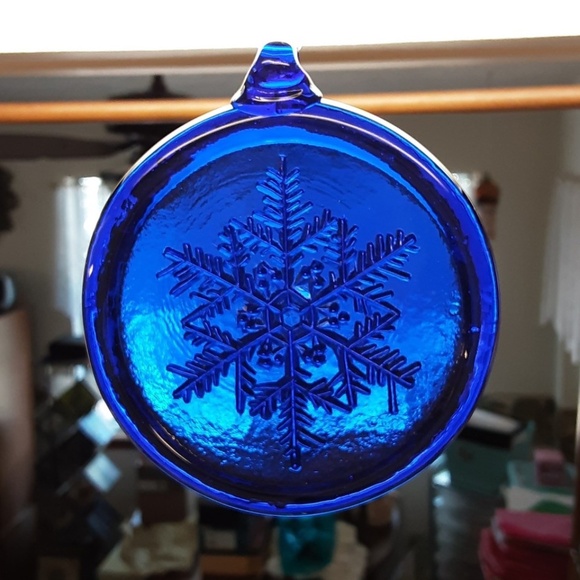 Kitras Art Glass Ornaments Suncatchers Set of 2 Snowflake Snowman 3.5 in Blue - Picture 2 of 14